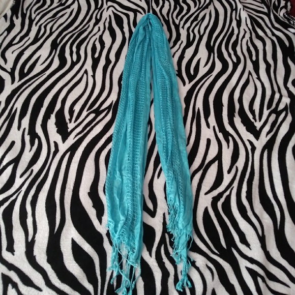 Light Blue Scarf - Picture 4 of 4